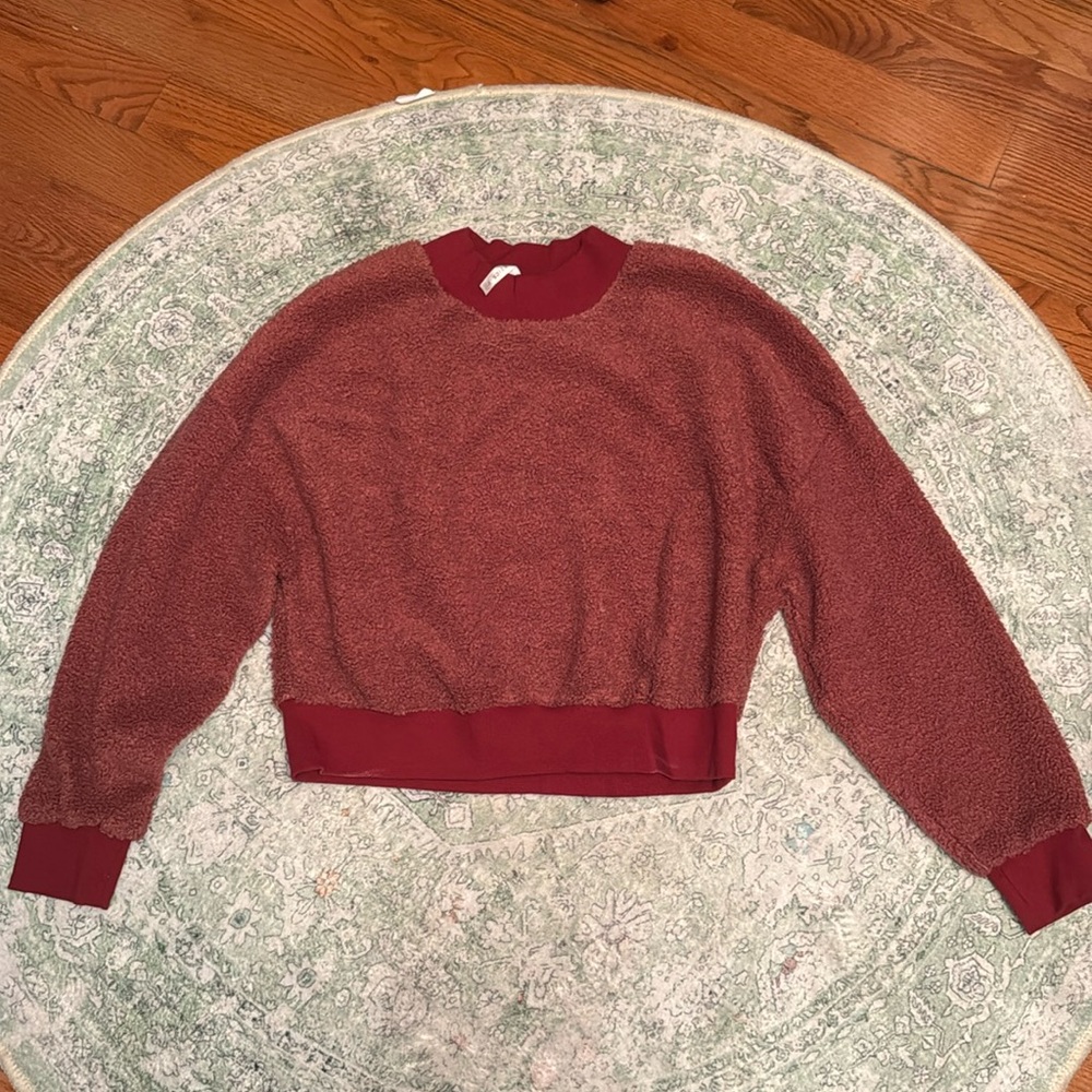 Maroon sweater